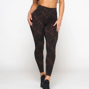 LiCi High Waist Scrunch Legging in Instinct Size Medium Brown Black Activewear